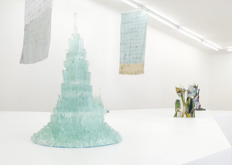 Isa Melsheimer, Land aus Glas Galerie Nächst St. Stephan, Wien.