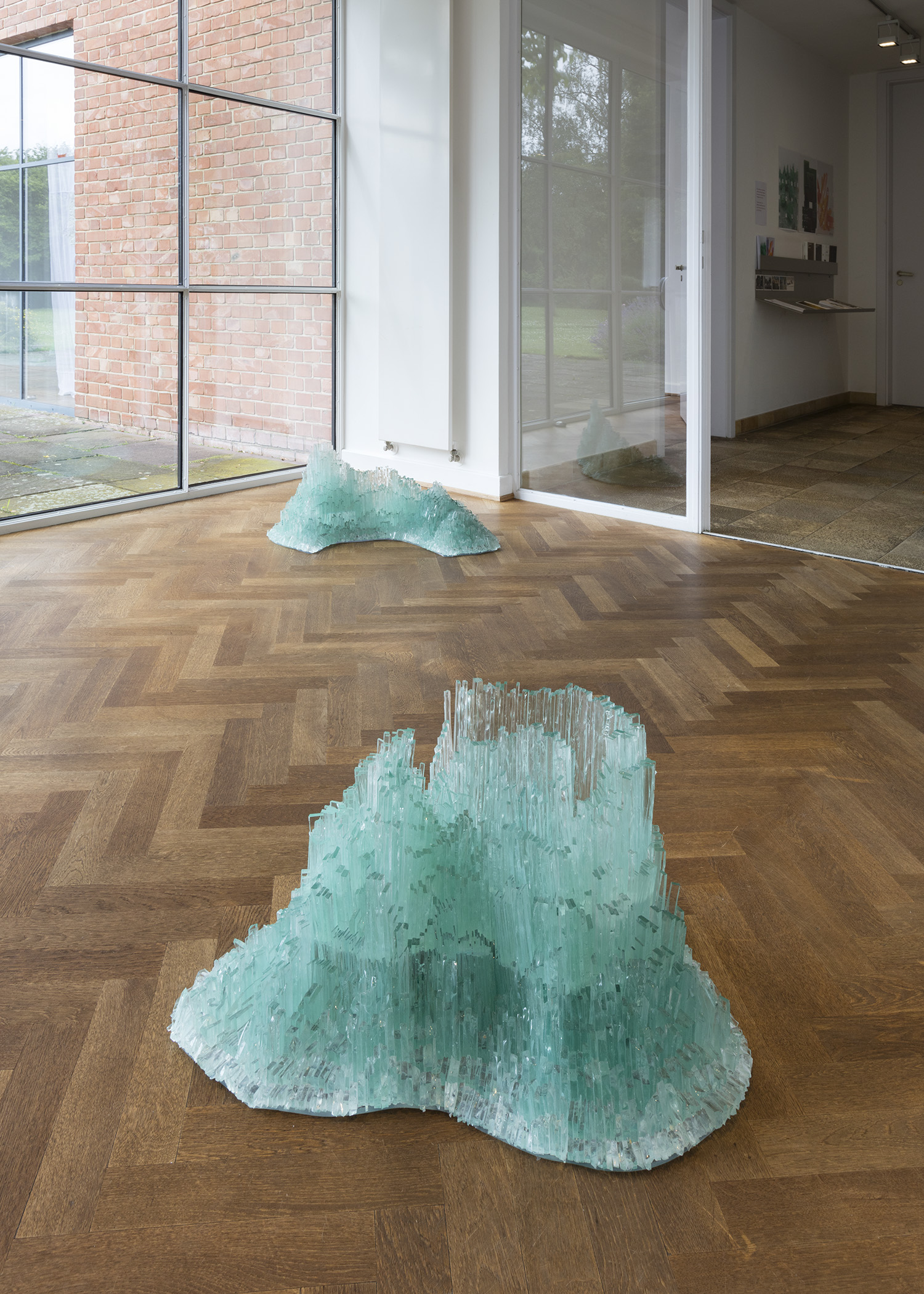 Isa Melsheimer, Der tote Palast zitterte – zitterte!, Mies van der Rohe Haus, Berlin, Germany.