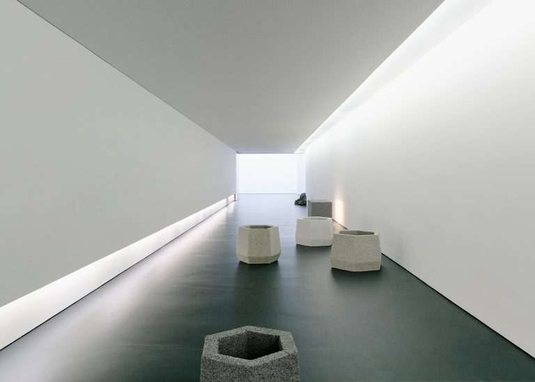 Isa Melsheimer,Fremdenzimmer Arp Museum Bahnhof Rolandseck.
