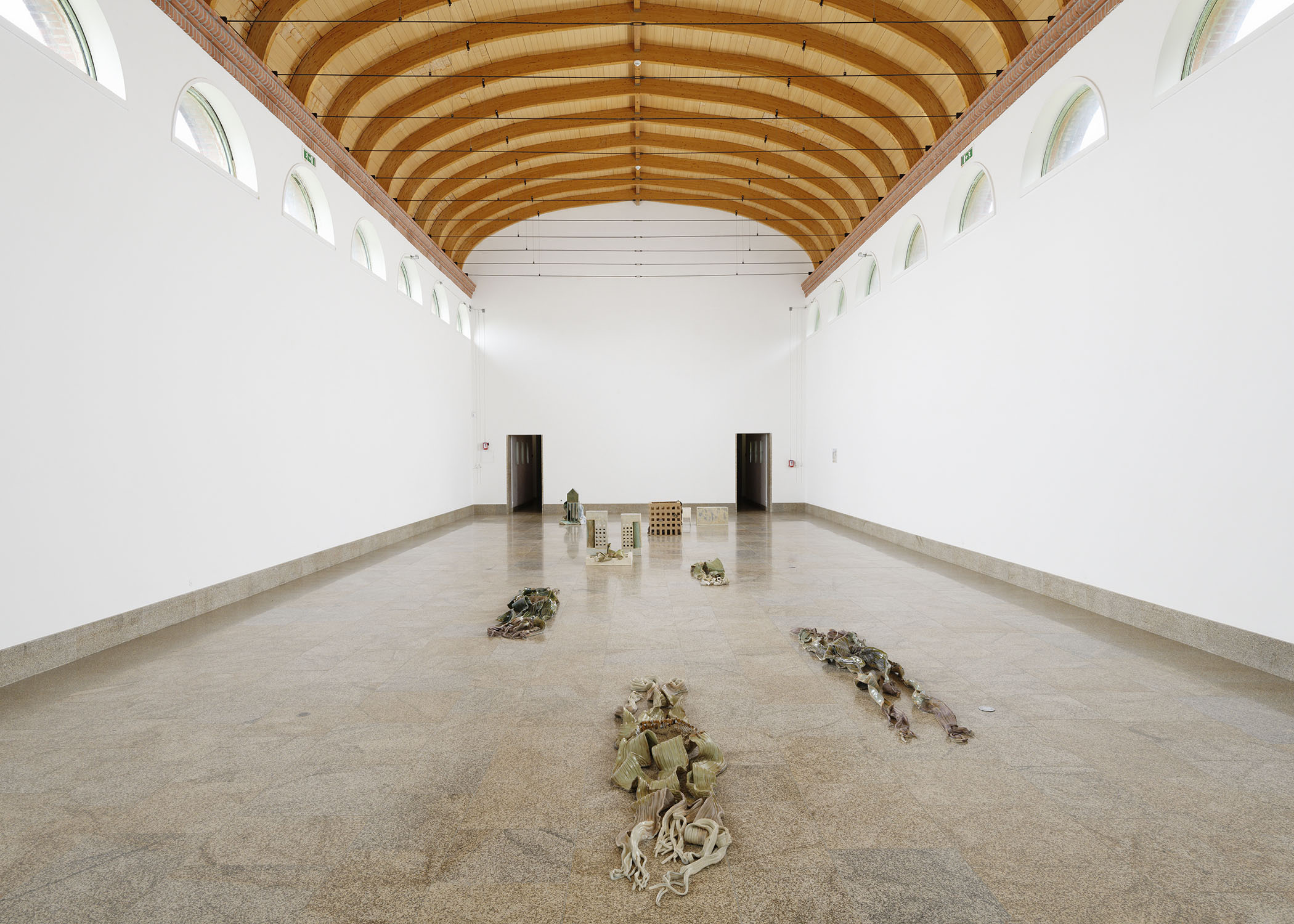 Isa Melsheimer, CONCRETE BODIES ARE FINITE Centre international d'art et du paysage Île de Vassivière.