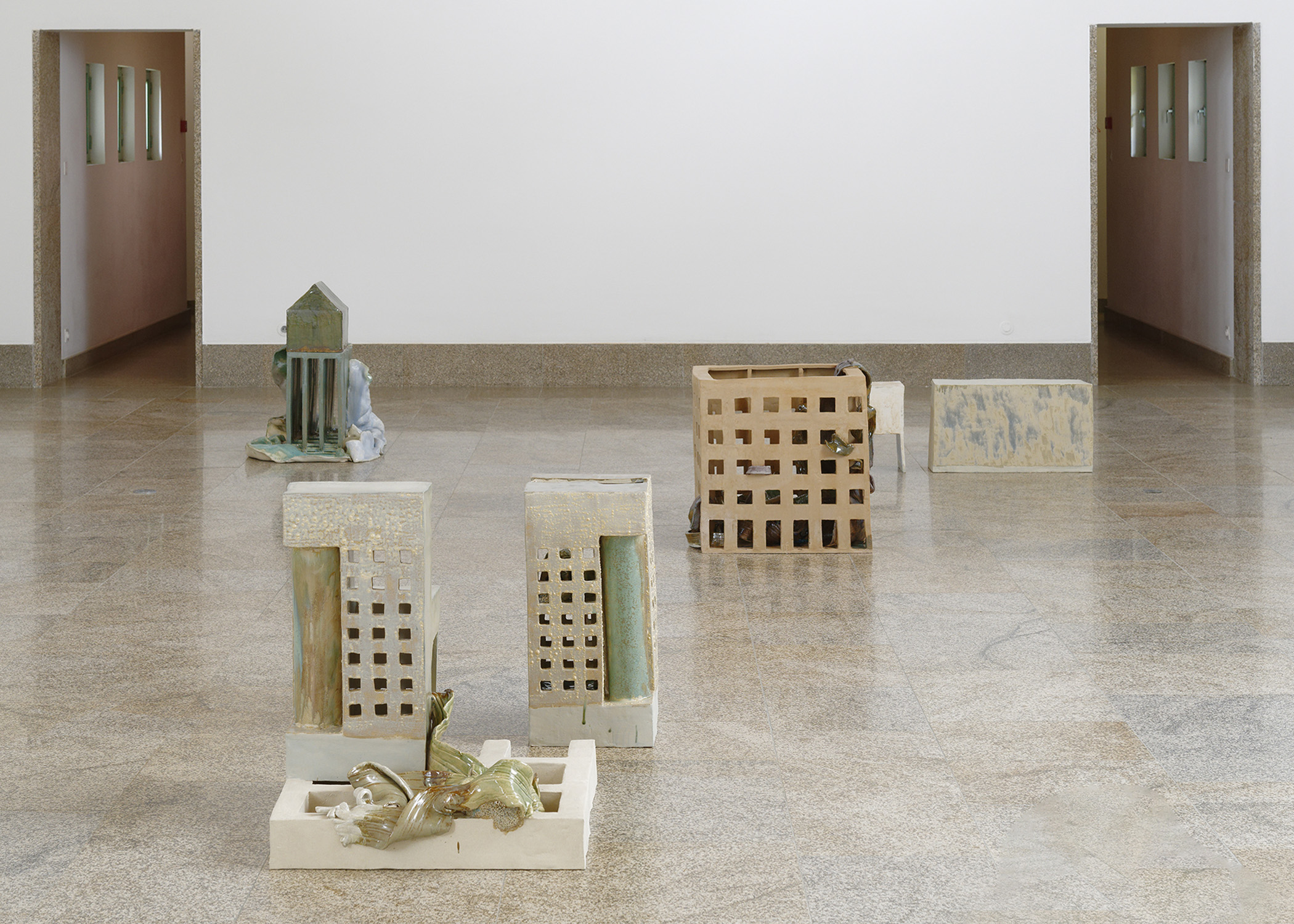 Isa Melsheimer, CONCRETE BODIES ARE FINITE Centre international d'art et du paysage Île de Vassivière.