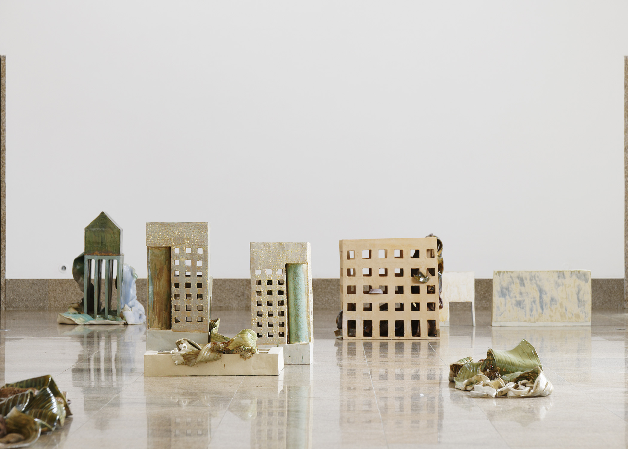 Isa Melsheimer, CONCRETE BODIES ARE FINITE Centre international d'art et du paysage Île de Vassivière.