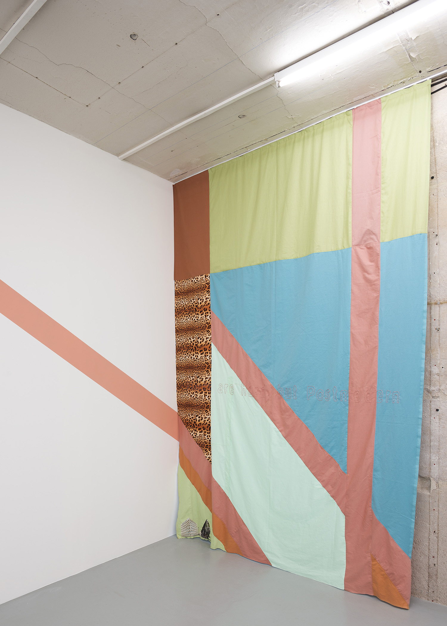 Isa Melsheimer, Times are hard but Postmodern, Galerie Jocelyn Wolff, Paris.