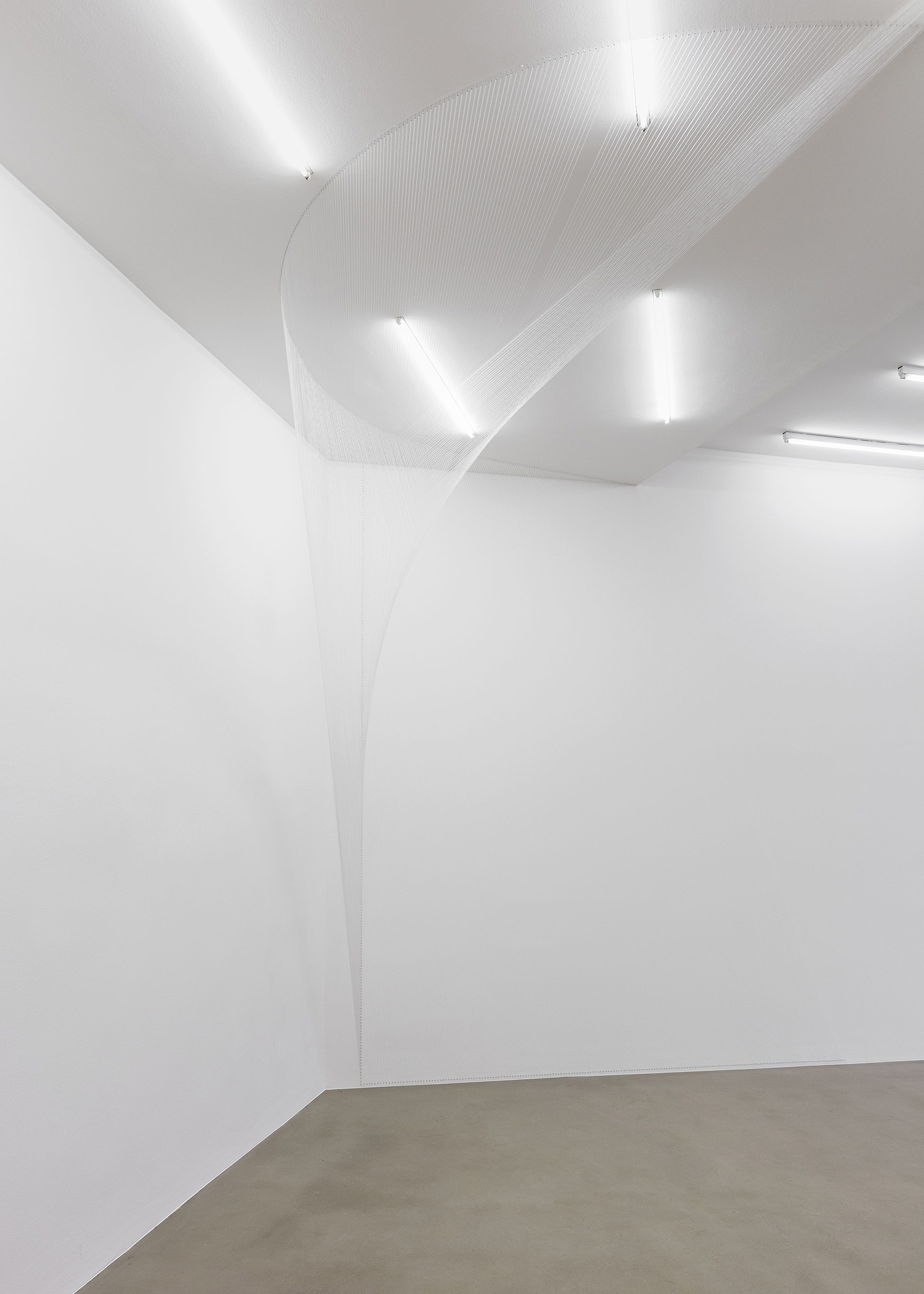 Isa Melsheimer, Über die Dünnhäutigkeit von Schwellen Esther Schipper, Berlin.
