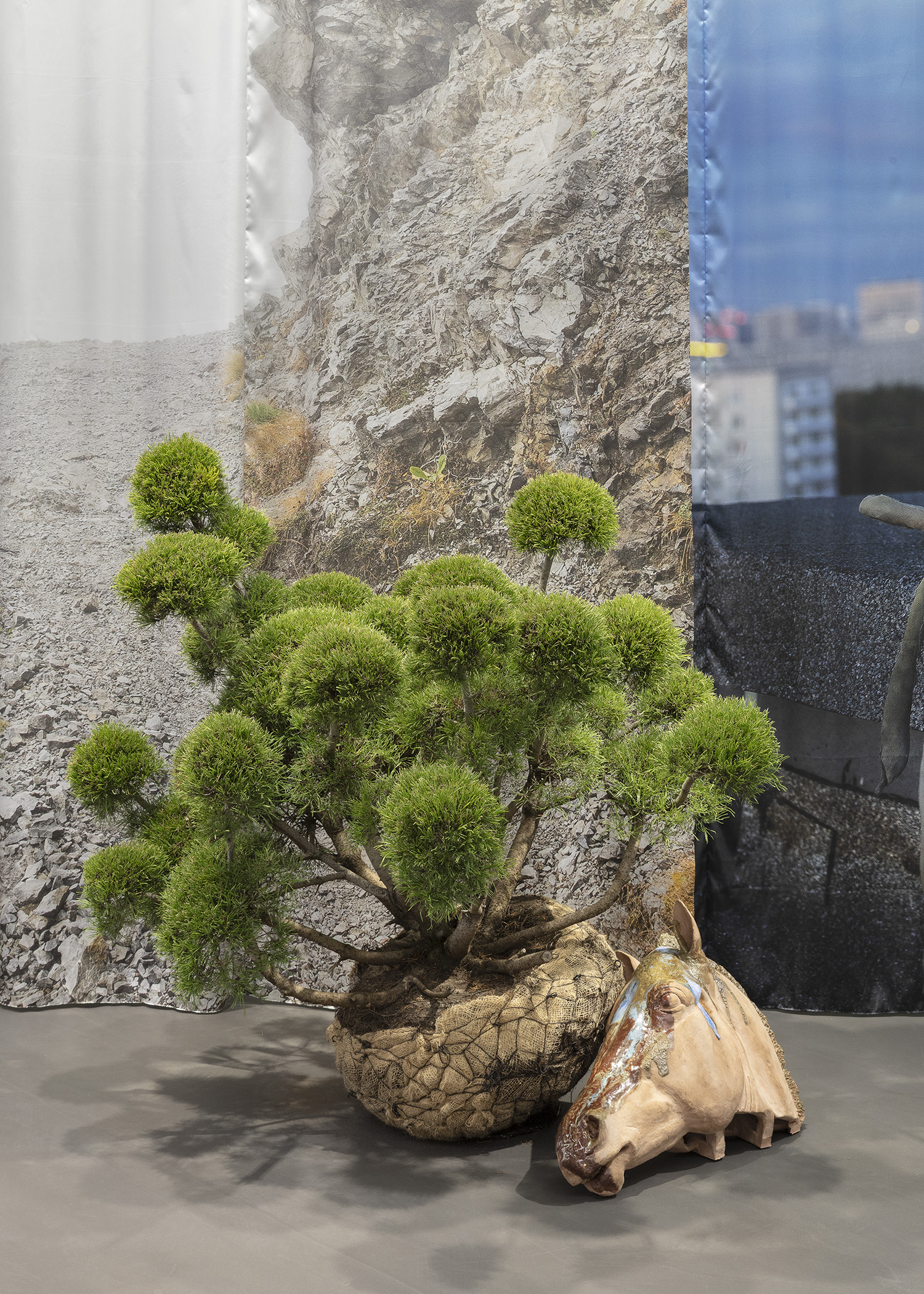 Isa Melsheimer, false ruins and lost innocence, Esther Schipper, Berlin.