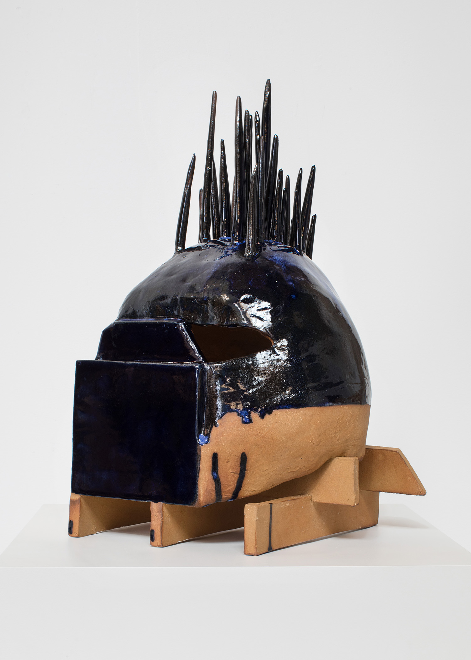 Isa Melsheimer, Habitat XII 49x32x31 cm, 2025 Keramik, Glasur.