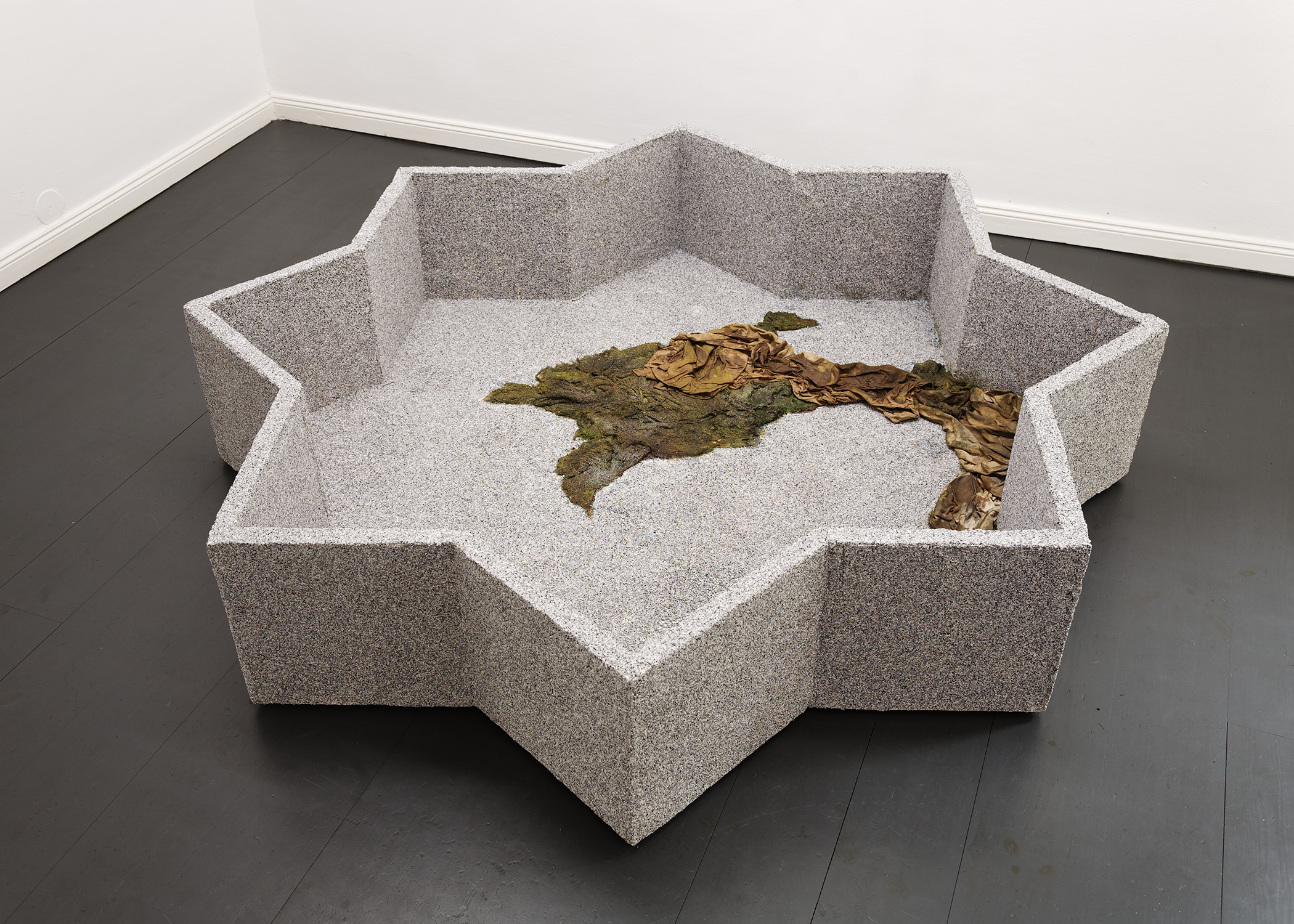 Isa Melsheimer, Das Durchdrehen der Schraube, Barbara Wien gallery & art bookshop.